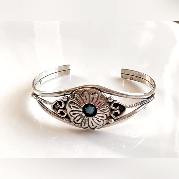 Vintage Native American Sterling Silver Cuff Bracelet - Picture 11 of 11